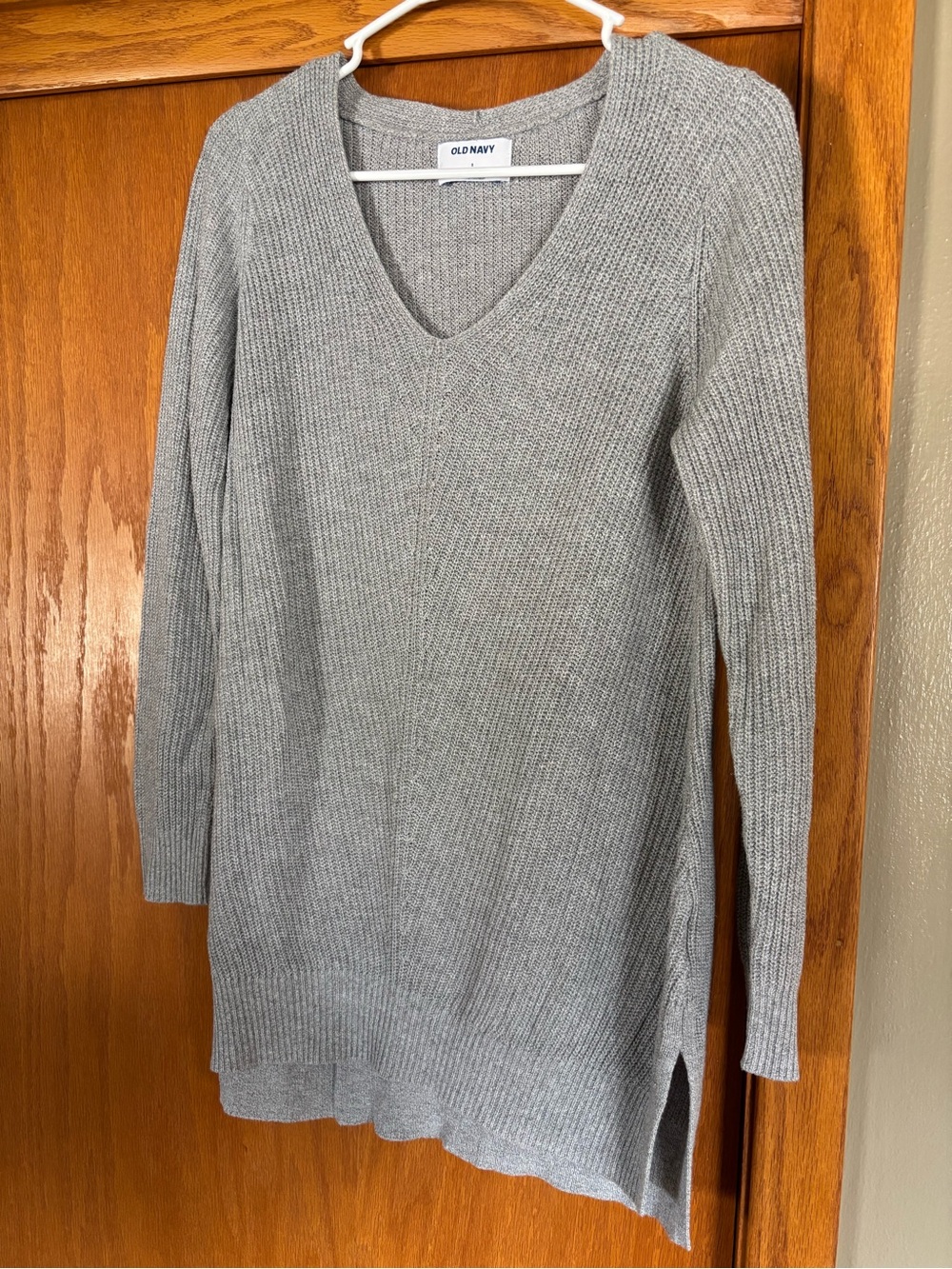 Old Navy Gray V-Neck Ribbed Knit Sweater Tunic - Picture 2 of 4